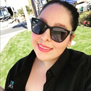 Meet your Posher, Alyssa